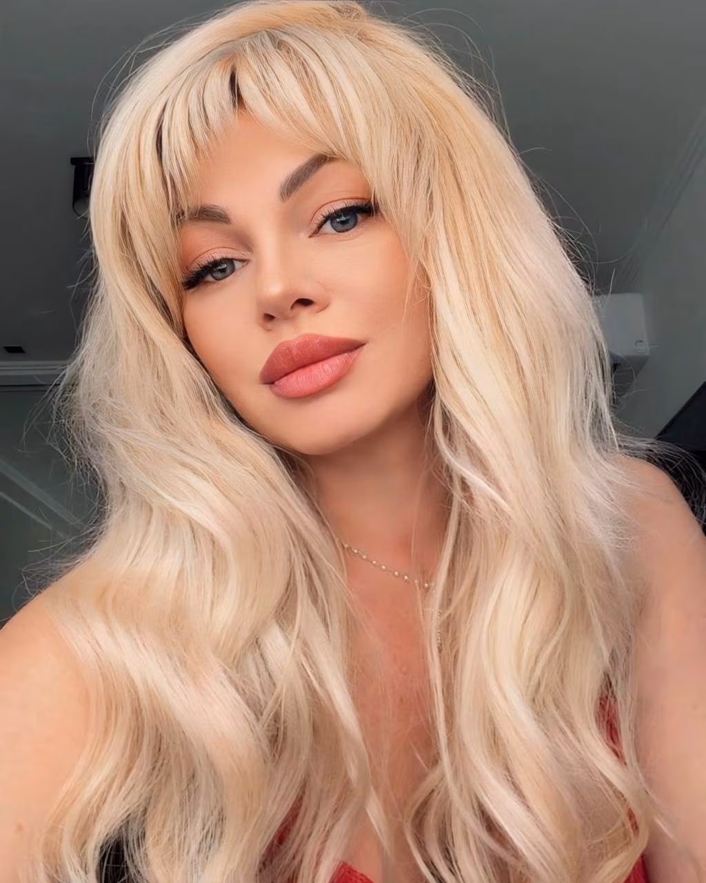 Larisa international dating england